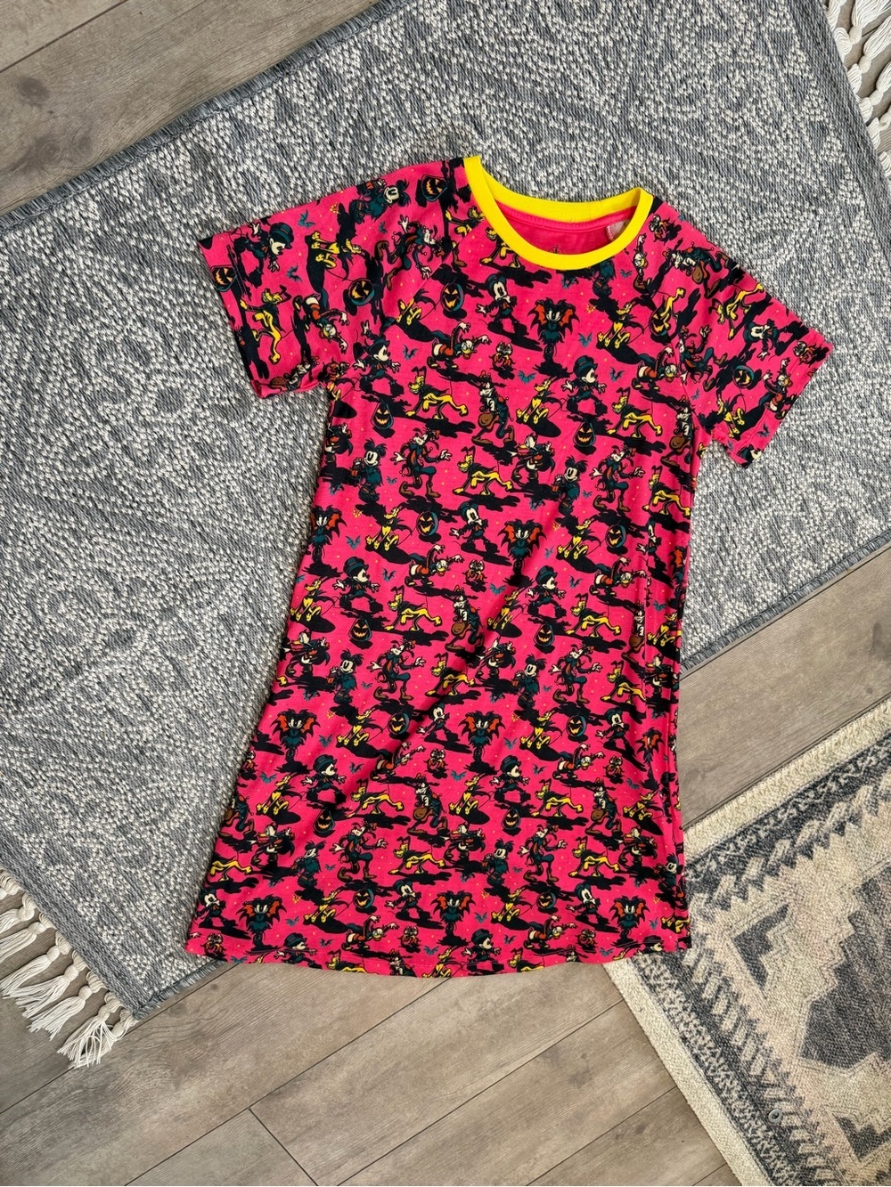 New Disney Girls' Mickey & Friends Halloween Neon Short-Sleeve Nightgown 11/12 - Picture 15 of 16